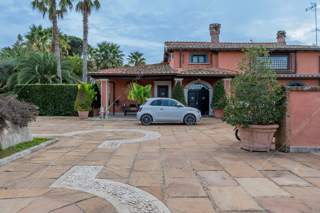 Esterni della villa Sidley, location in stile classico a Roma
