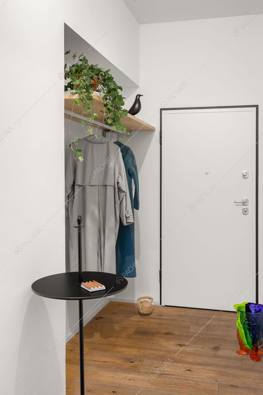 Ingresso dell'appartamento Robinia, location in stile contemporaneo a Milano