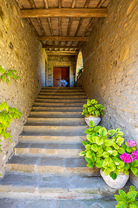 Scale del borgo Corindone, location in stile rustico a Siena