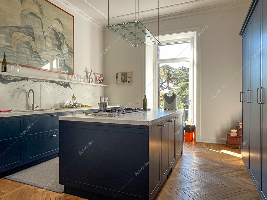 Cucina dell'appartamento Sile, location in stile contemporaneo a Roma