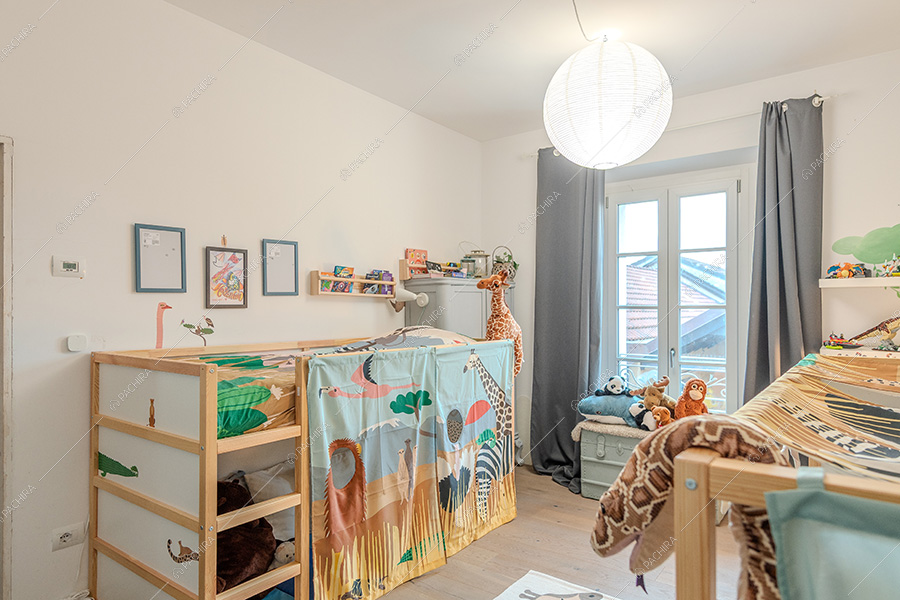 Camera dei bambini della villa Dioptasio, location in stile moderno a Monza
