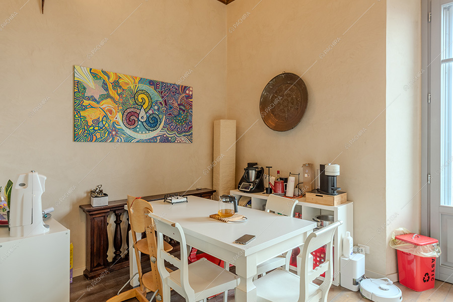 Zona pranzo dell'appartamento Clorofilla, location in stile classico a Milano