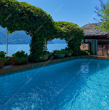 Piscina della villa Actina, location in stile rustico a Como