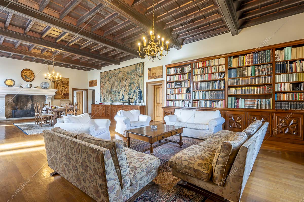 Salotto della dimora storica Angelite, location in stile classico a Torino