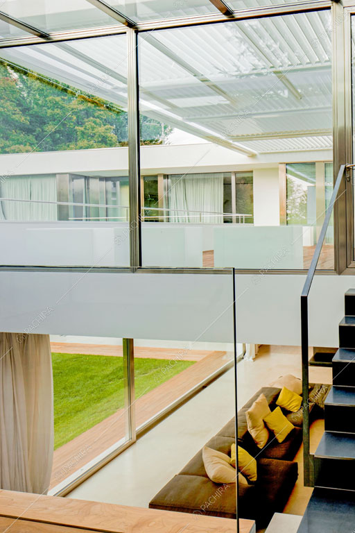 Vetrate della villa Meru, location in stile contemporaneo a Padova
