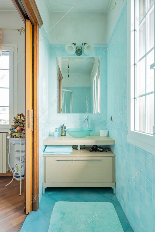 Bagno della villa Ararat, location in stile classico a Milano