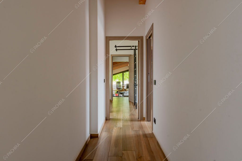 Corridoio della villa Galena, location in stile contemporaneo a Monza
