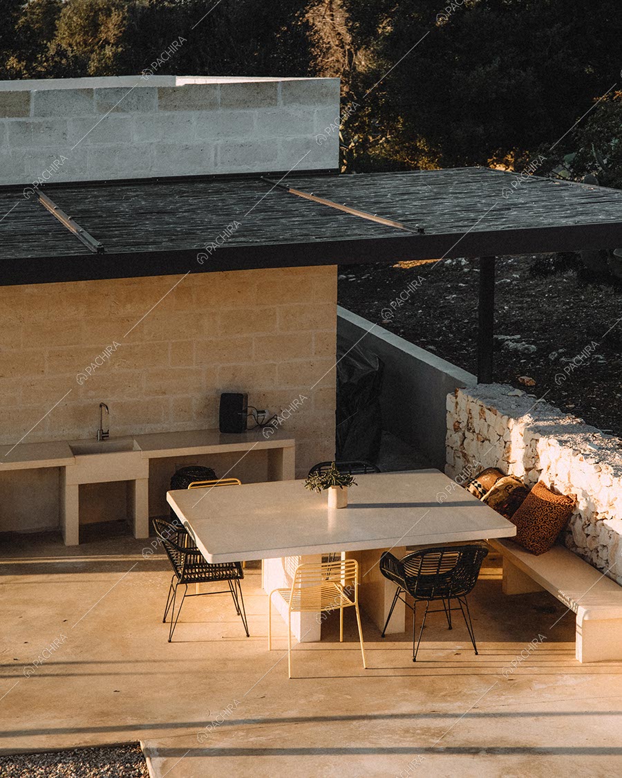 Veranda della villa in stile contemporaneo Kara, location per shooting a Brindisi