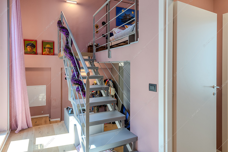 Cameretta del loft in stile eclettico Maqui, location per shooting a Milano