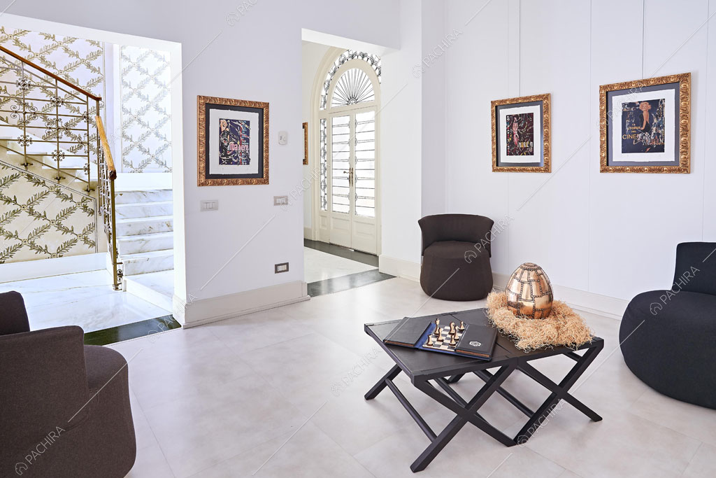 Sala e vista sulle scale della dimora storica Cerimoya, location in stile liberty a Milano