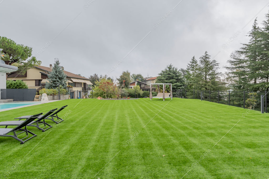 Giardino della villa Amazonite, location in stile contemporaneo a Varese
