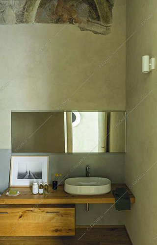 Bagno dell'appartamento Cajà, location in stile moderno a Mantova