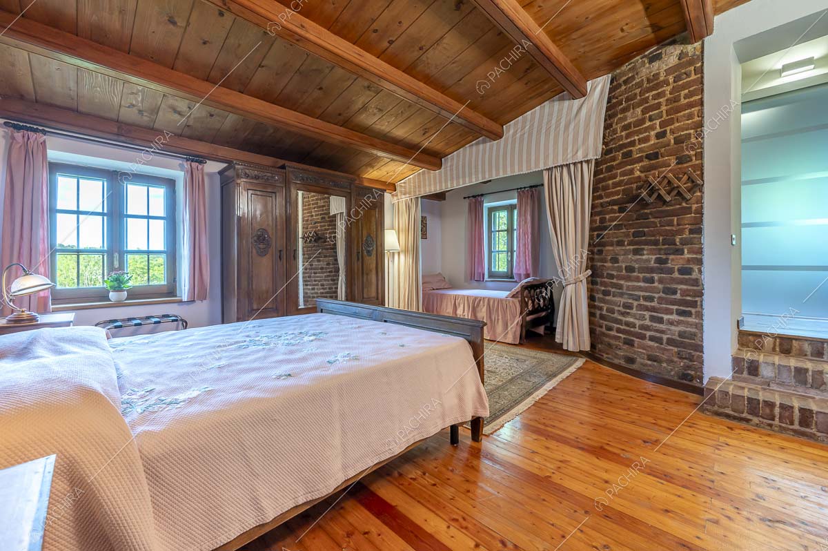 Camera da letto della dimora storica Angelite, location in stile classico a Torino