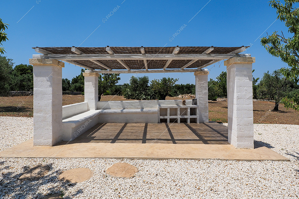 Veranda della villa Iolite, location in stile minimal a Brindisi