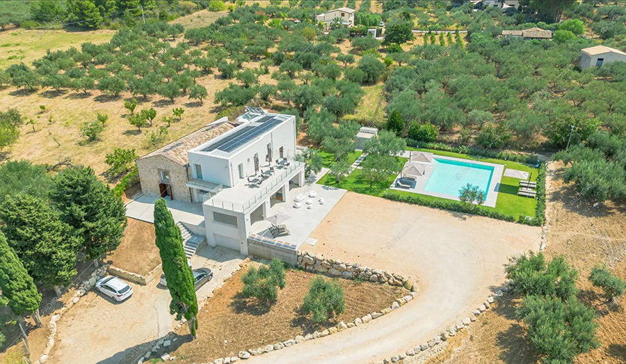 Esterni della villa Godavari, location in stile moderno a Trapani