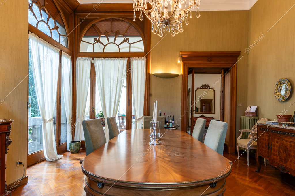 Sala da pranzo della dimora storica Taurus, location in stile classico a Lecco