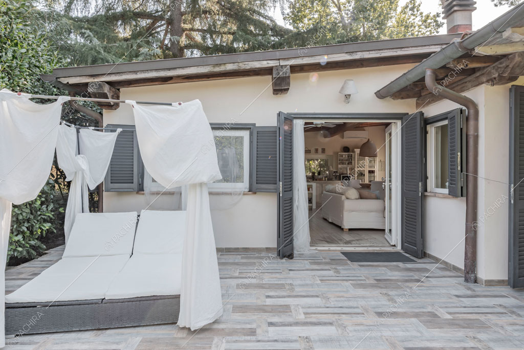 Scorcio sulla zona living della location Aliseo, villa in stile contemporaneo a Roma