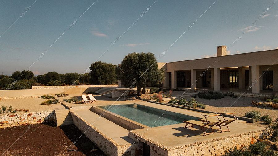 Esterni della villa Malacca, location in stile contemporaneo a Brindisi