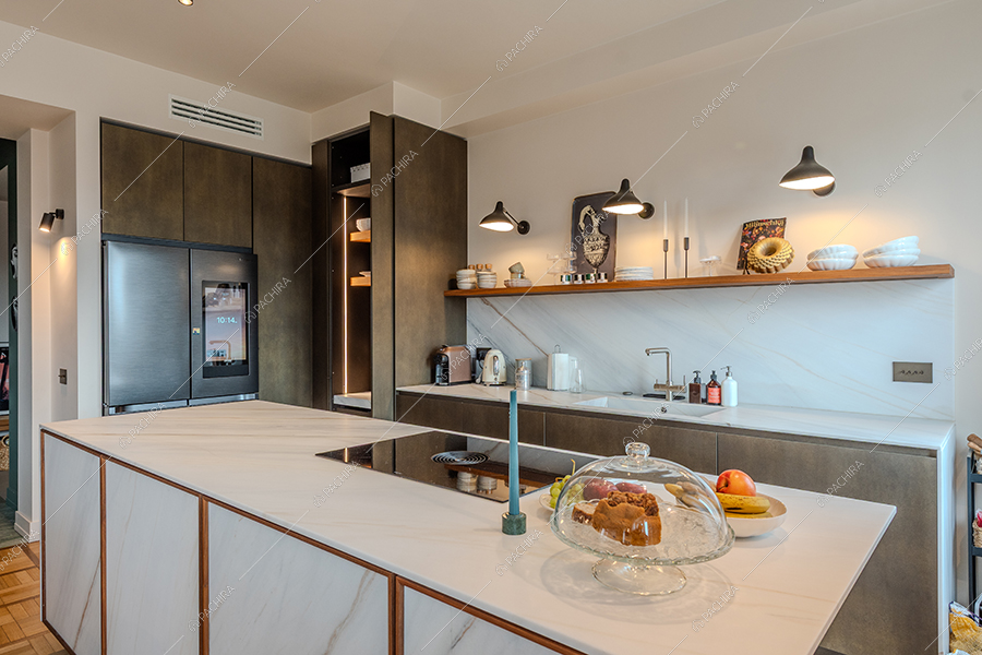 Cucina dell'attico Celestina, location in stile contemporaneo a Milano