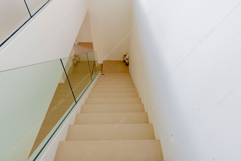 Scale della villa Columbia, location in stile moderno a Como