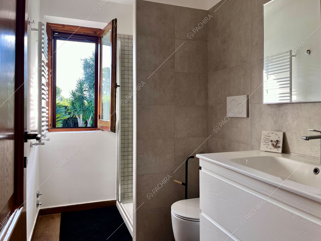 Bagno della villa Altun, location in stile contemporaneo a Roma