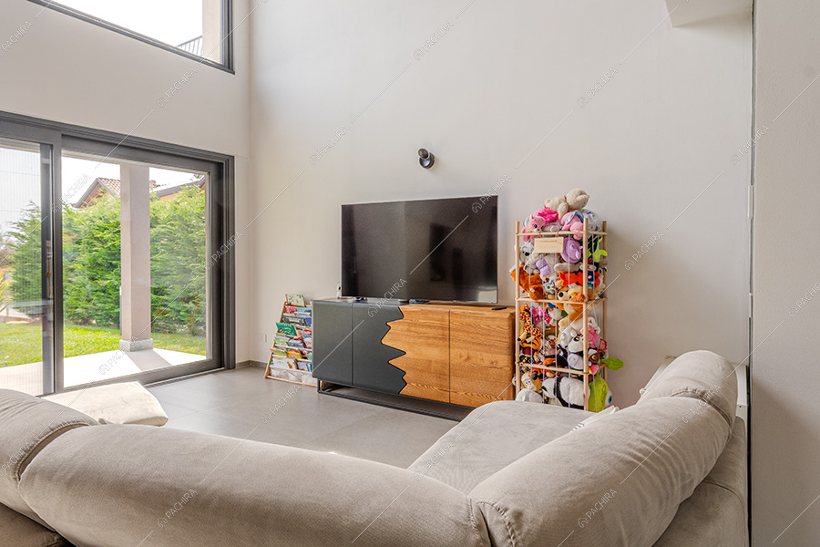 Salotto della villa moderna Adenia, location per shooting a Varese
