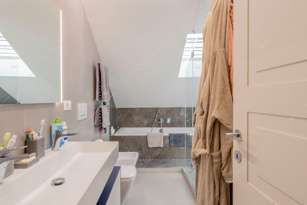 Bagno della villa Orinoco, location in stile contemporaneo a Roma