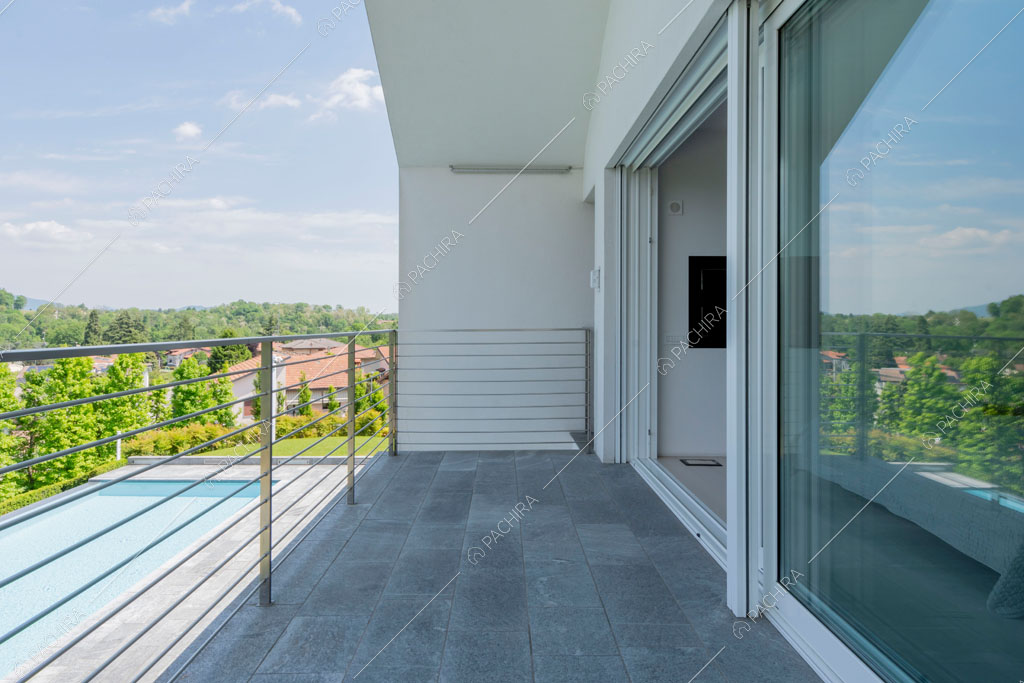 Terrazza della villa Coral, location in stile contemporaneo a Como