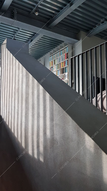 Scale dell'attico Terek, location in stile contemporaneo a Venezia
