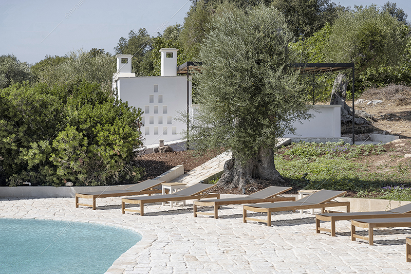 Piscina della masseria Athos, location in stile rustico a Brindisi