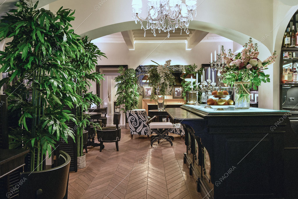 Pavimento in parquet a spina di pesce nell'hotel McKinley, location in stile classico a Firenze