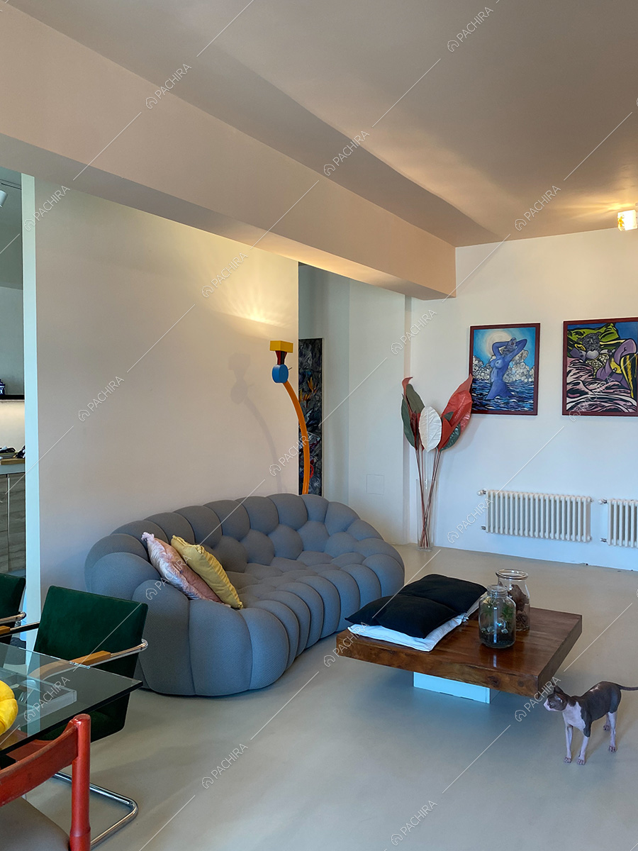 Sala dell'appartamento moderno Goro, location per shooting a Milano