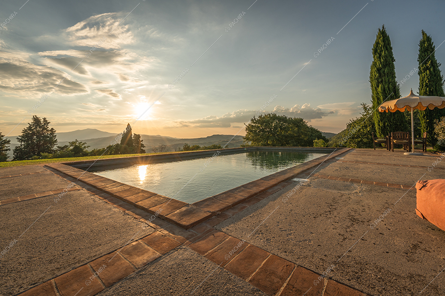 Piscina dell'agriturismo Tevere, location in stile country a Siena