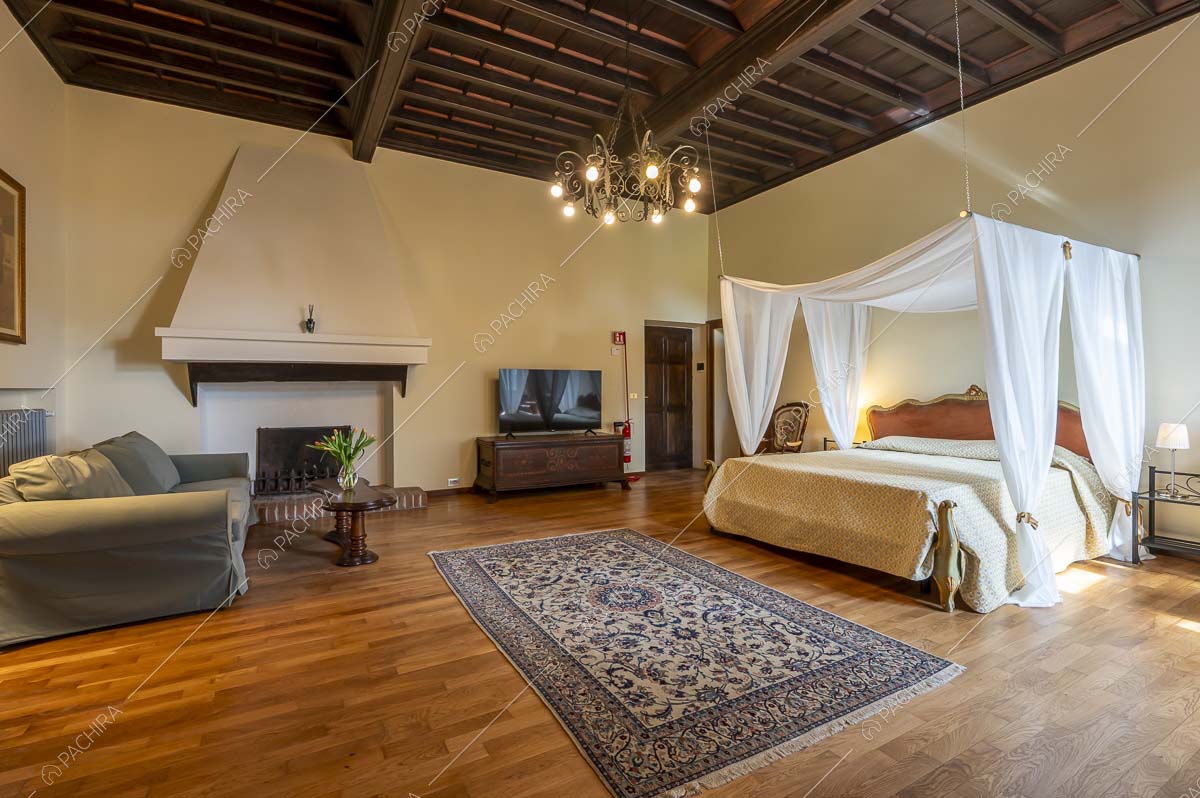 Camera da letto della dimora storica Angelite, location in stile classico a Torino