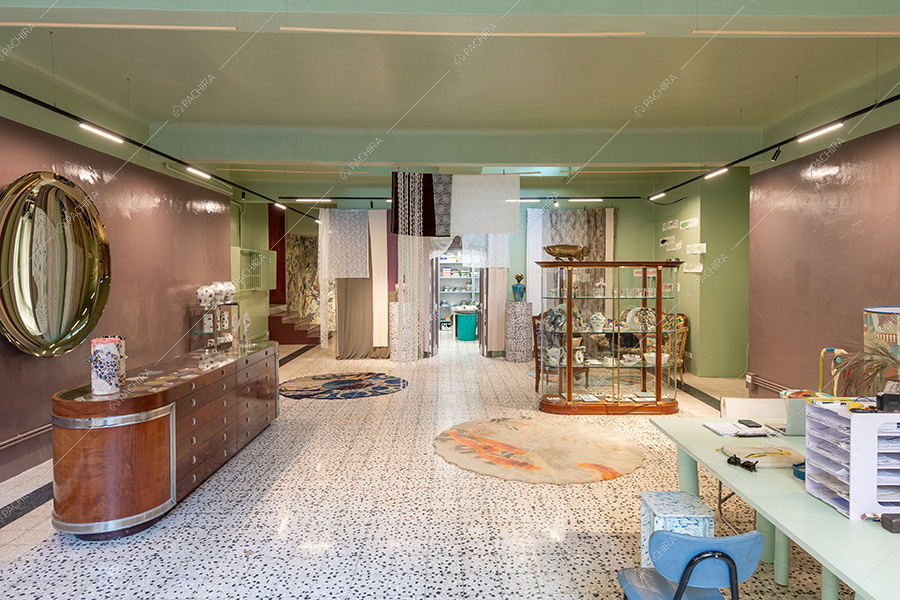 Ingresso dell'espositivo Magdalena, location in stile vintage a Milano