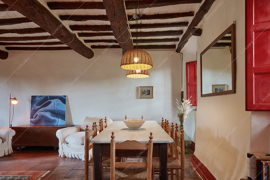 Sala da pranzo della masseria Mincio, location in stile rustico a Lucca
