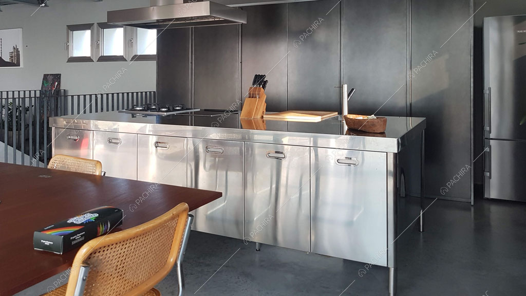 Cucina dell'attico Terek, location in stile contemporaneo a Venezia