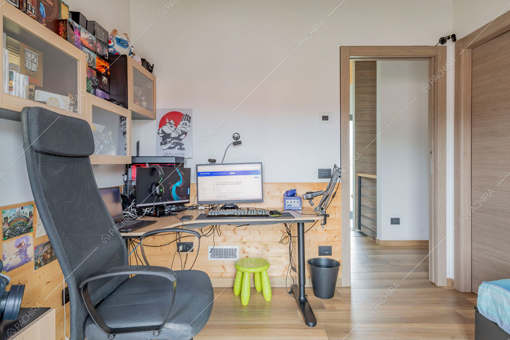 Camera da letto della villa Galena, location in stile contemporaneo a Monza