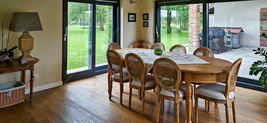 Sala da pranzo della villa Jaspis, location in stile moderno a Novara