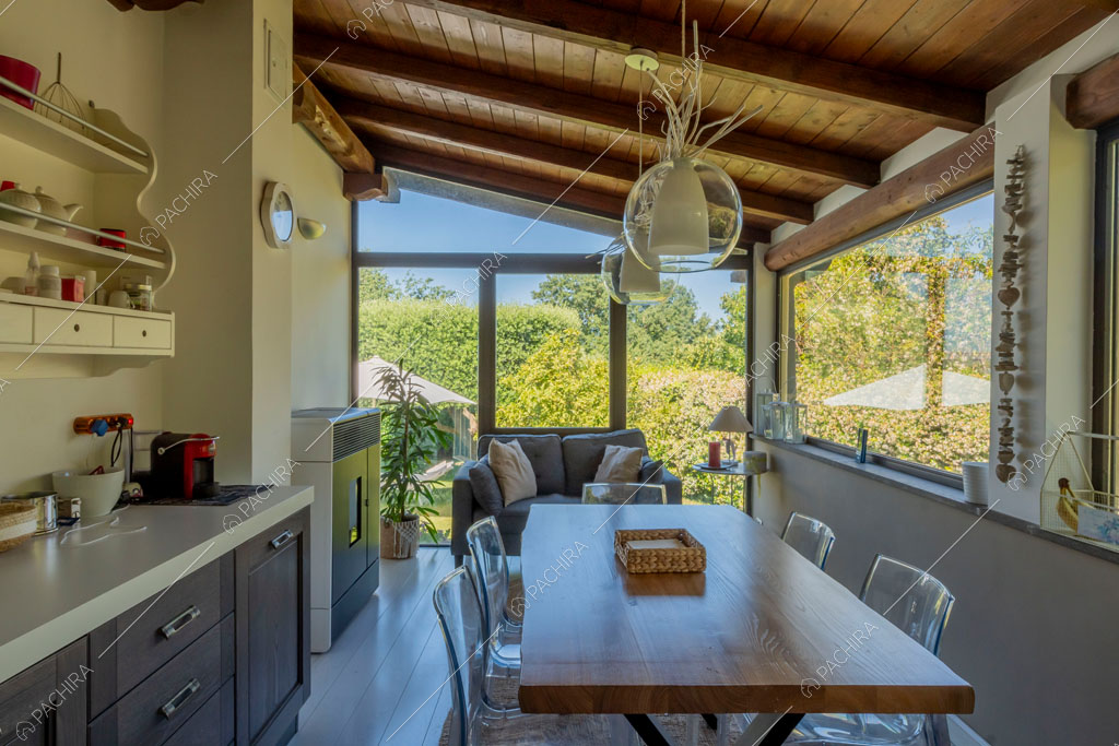 Sala da pranzo della villa Lena, location in stile moderno a Roma