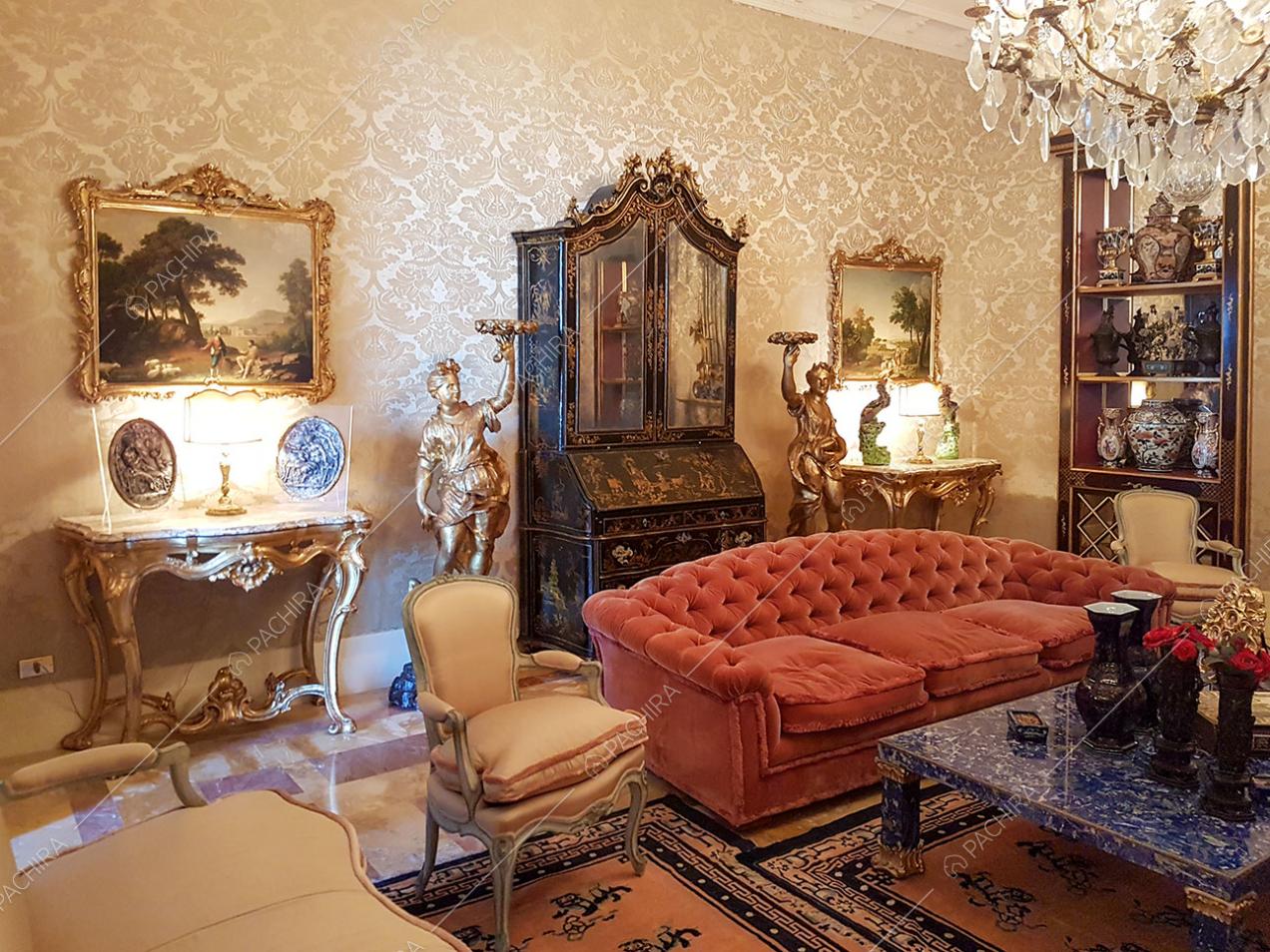 Salotto della dimora storica Irtis, location in stile classico a La Spezia