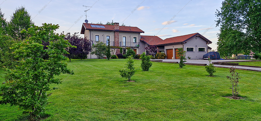 Giardino della villa Jaspis, location in stile moderno a Novara