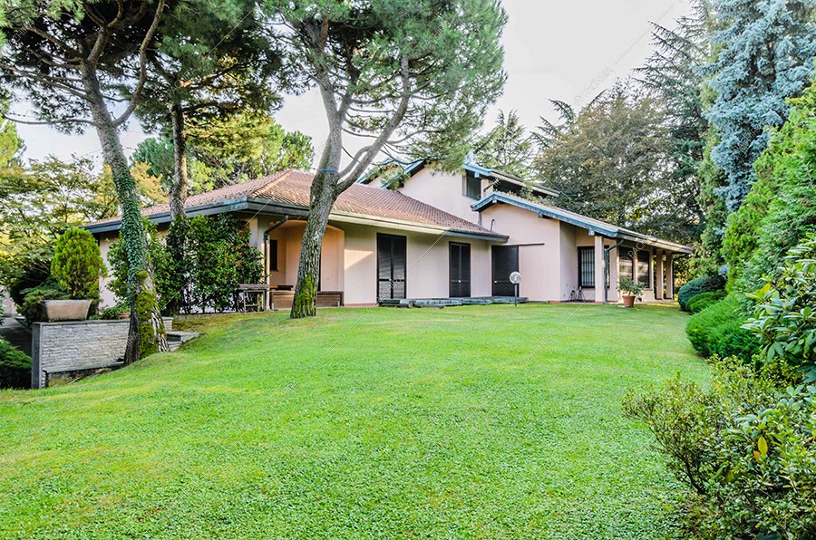 Giardino della villa Mekong, location in stile classico a Varese